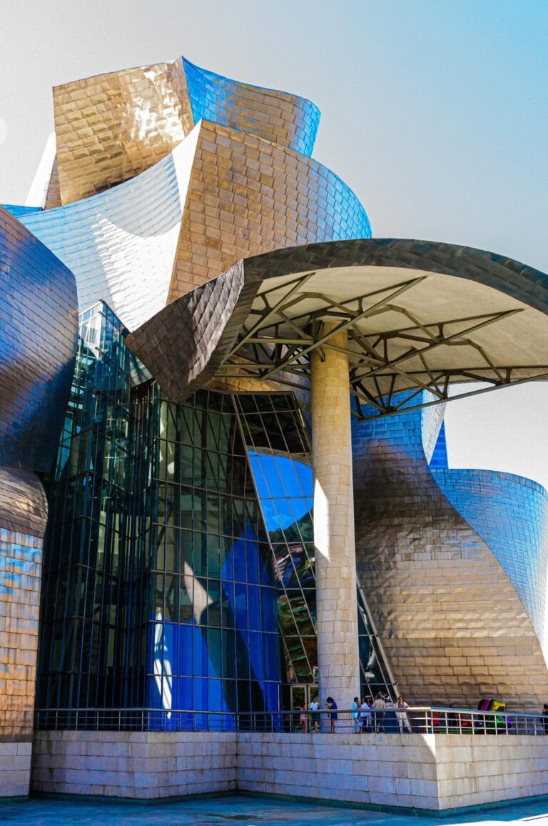 Musée Guggenheim Bilbao - flynferry.com